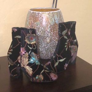 Stunning embroidered above the ankle bootie